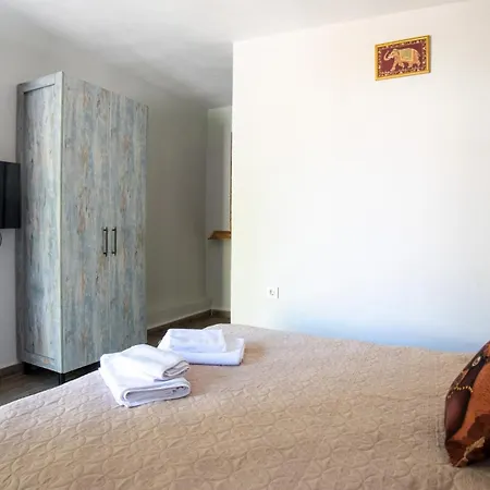 Bed & Breakfast Paparuna Butik 3*